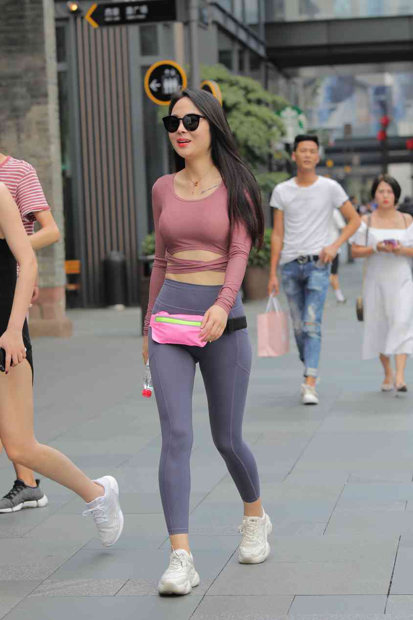 图片[1]-【免费】戴墨镜的时尚女孩【57P】04024-知图屋