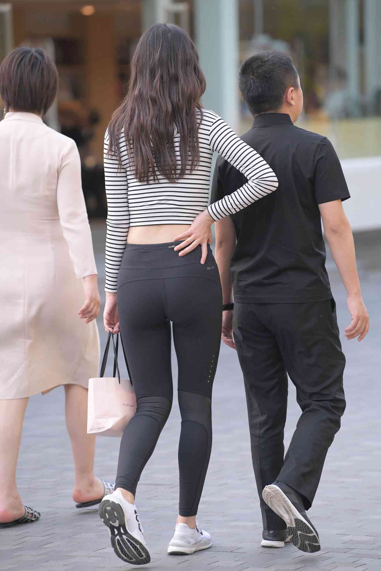 图片[3]-【免费】逛街的瑜伽裤女人【23P】04033-知图屋