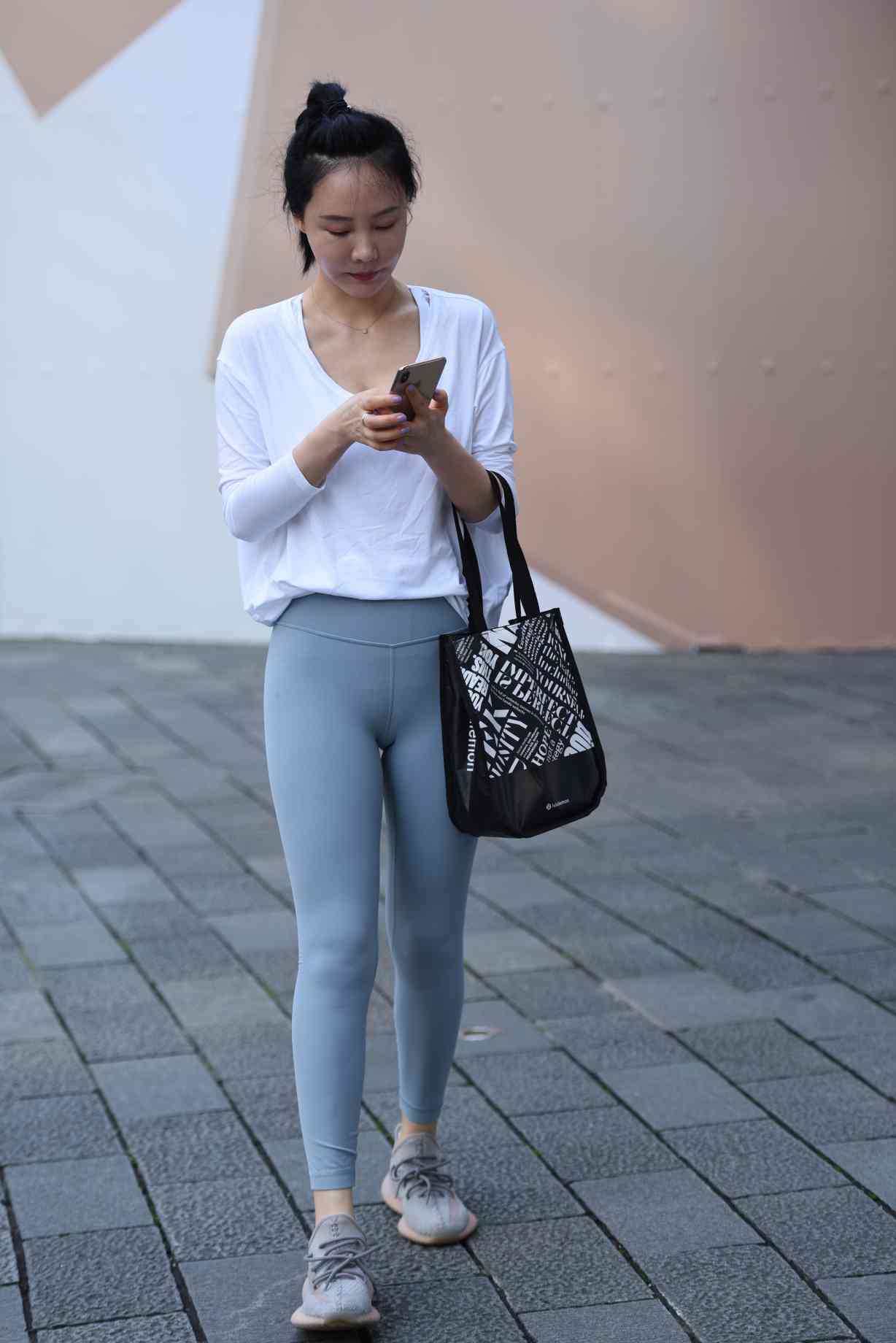 图片[2]-【免费】逛街的小女人【46P】04037-知图屋