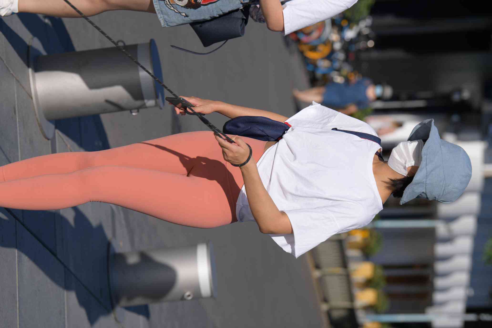 图片[3]-【免费】遛狗的瑜伽裤女人【60P】04031-知图屋