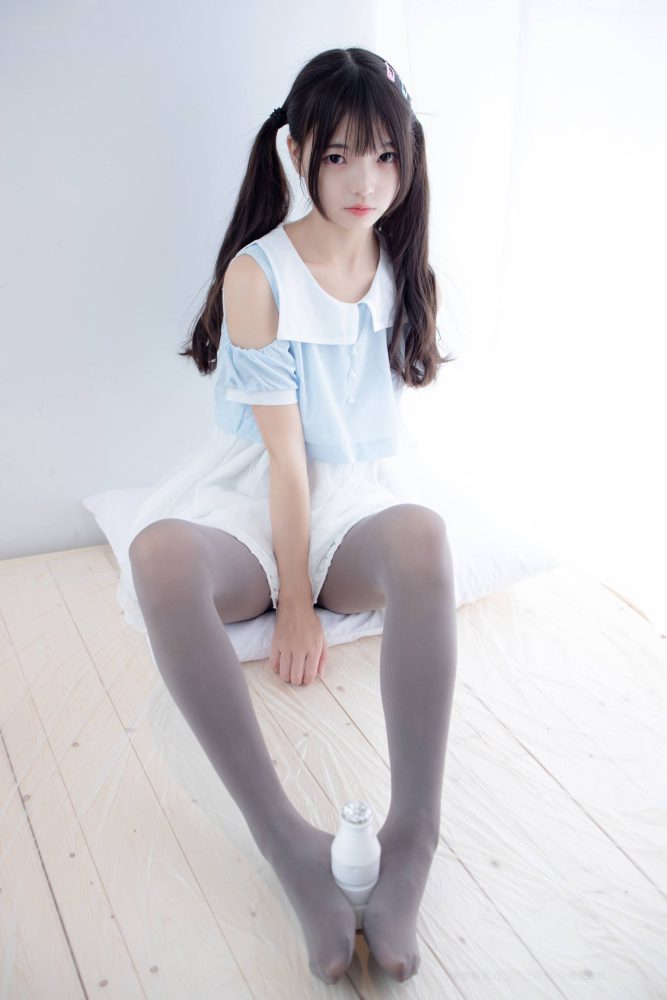 超级甜美的灰丝小姑娘【86P】20005-知图屋