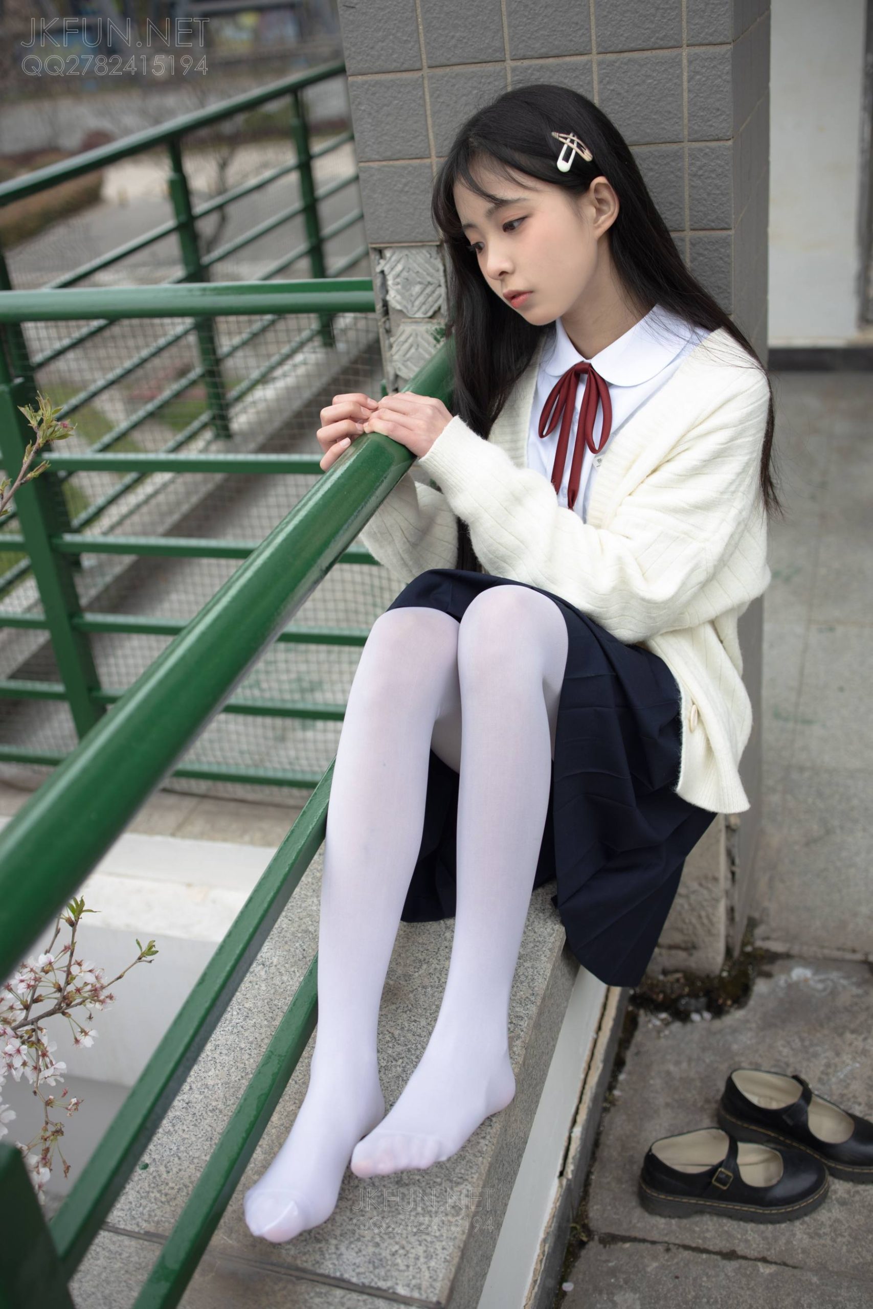 图片[5]-甜美可人的白丝姑娘【127P】20011-知图屋