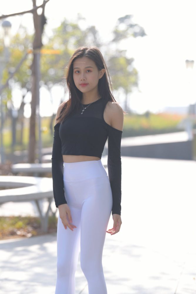 穿紧身白裤的端庄女孩 J1436 674P1V-22.2GB-知图屋