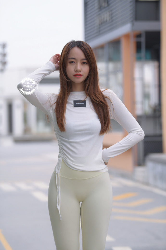 图片[1]-漂亮的白色瑜伽裤女孩 J1441 696P1V-21.4GB-知图屋