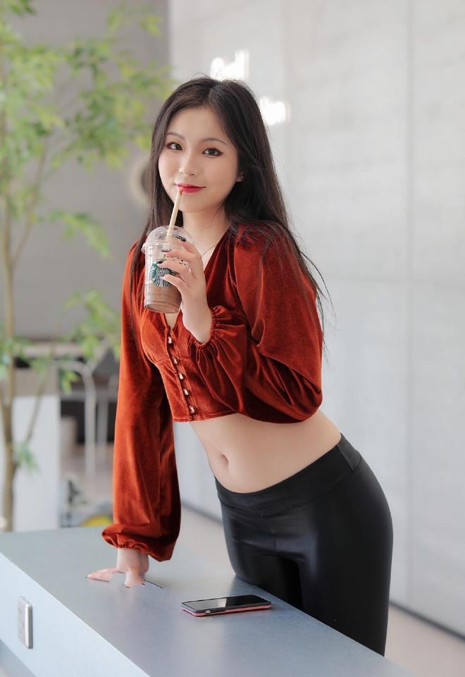 图片[3]-非常甜美的皮裤女孩 J1236 322P11V-16.4GB-知图屋