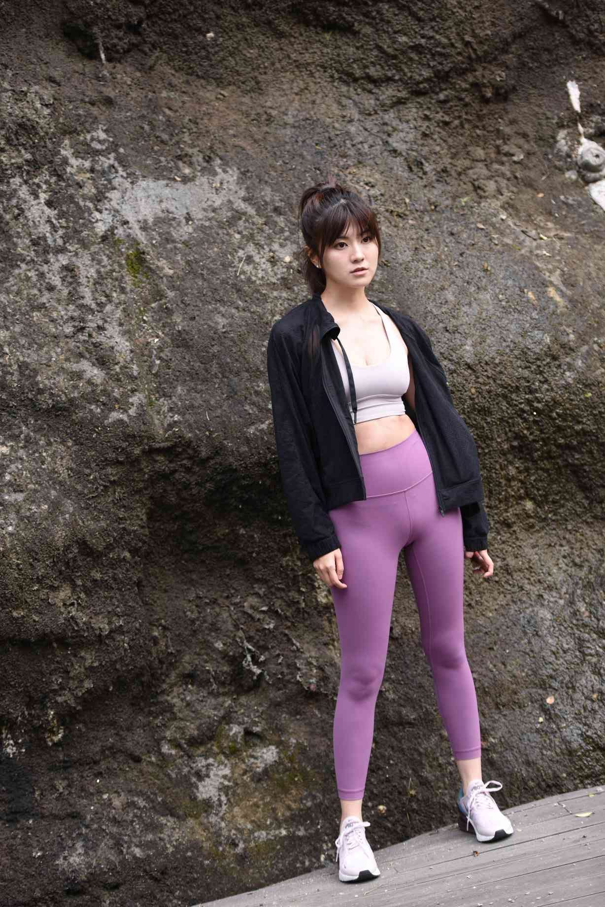 图片[3]-香芋色瑜伽裤高马尾女孩【111P】04039-知图屋