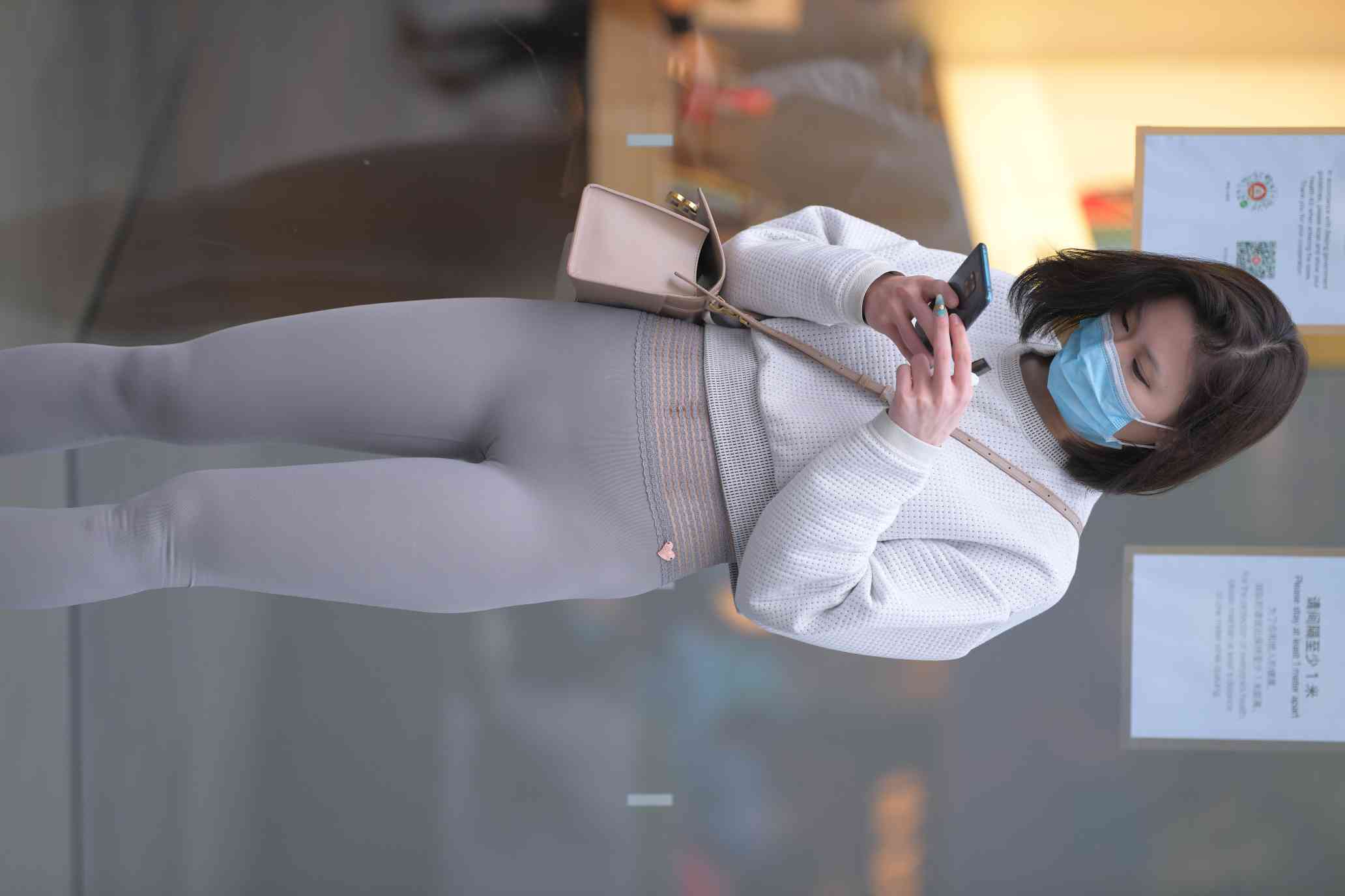 图片[2]-身材很好的短发瑜伽裤姑娘【157P】04015-知图屋