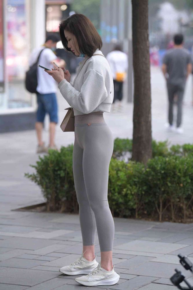 身材很好的短发瑜伽裤姑娘【157P】04015-知图屋