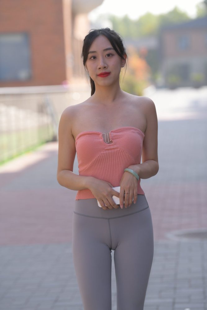 灰色瑜伽裤女孩J4905 522P1V-25.8GB-知图屋