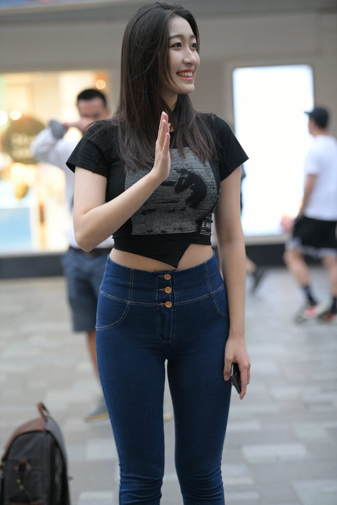 紧身牛仔裤女人J2784 240P-6.66GB-知图屋