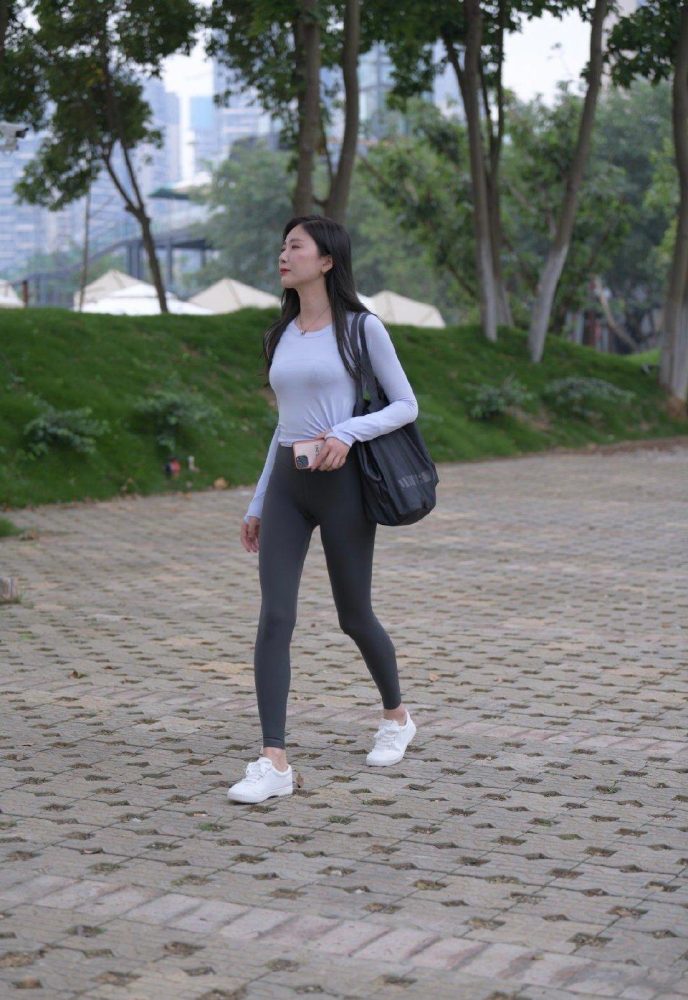 图片[2]-荡秋千的瑜伽裤女孩J2135 588P1V-20.8GB-知图屋