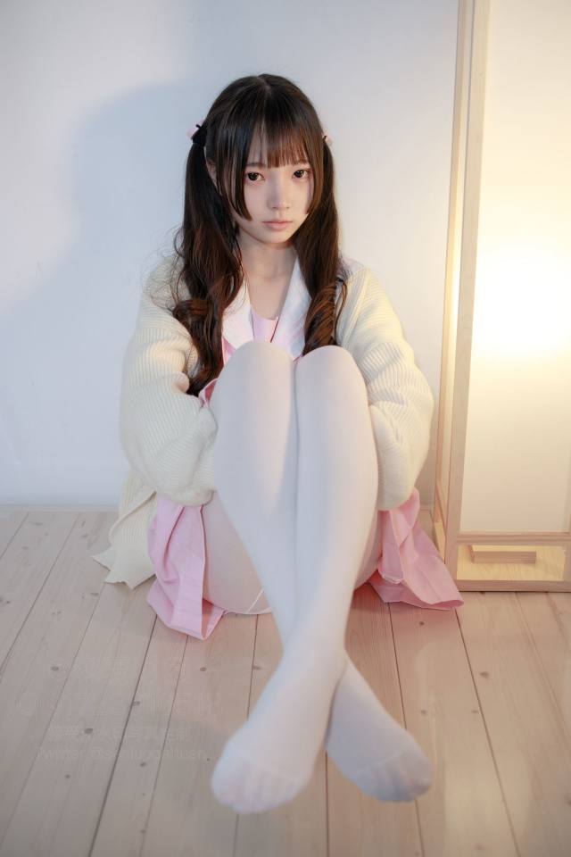 好像有什么心事的白丝双马尾女孩【59P】20022-知图屋