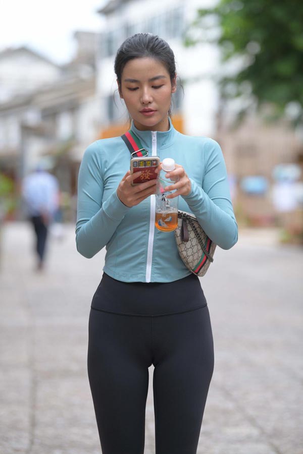 图片[1]-结束完了一天的瑜伽训练【254P】00011-知图屋