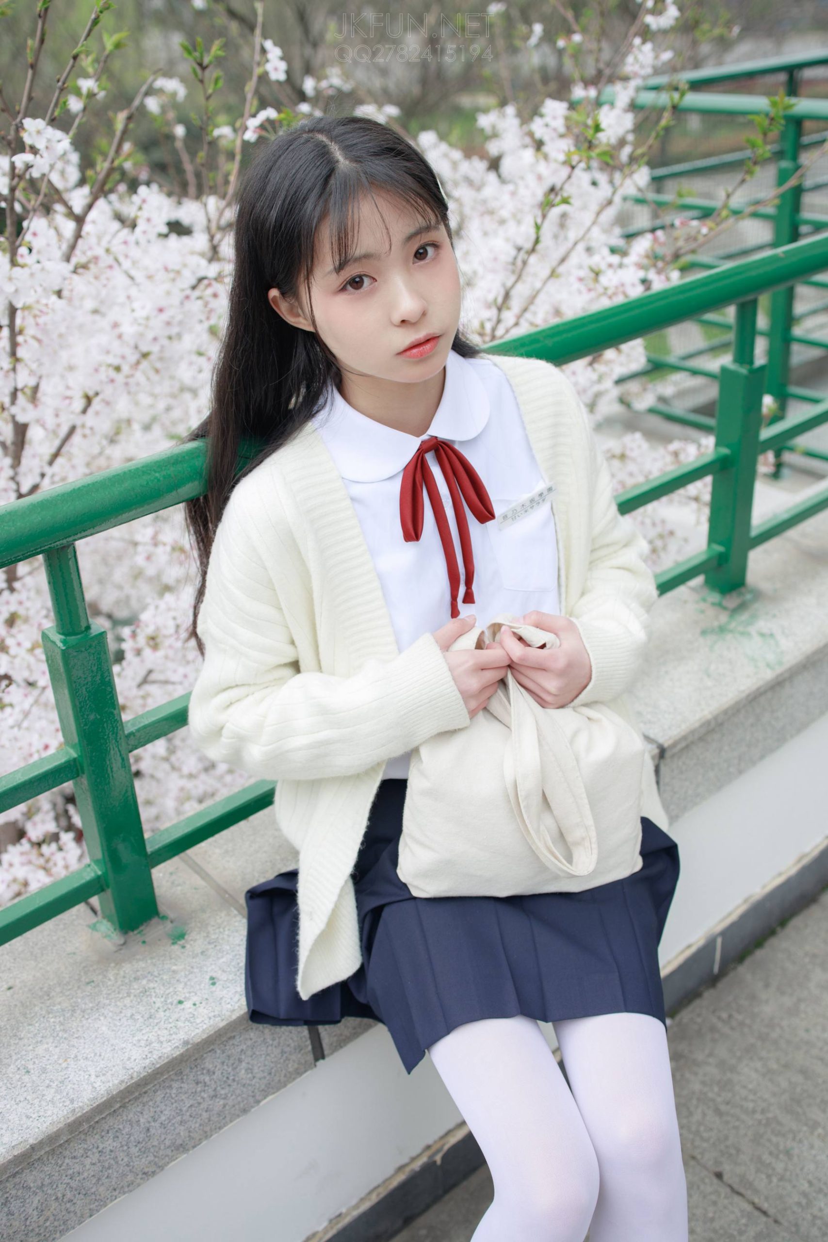 图片[1]-甜美可人的白丝姑娘【127P】20011-知图屋