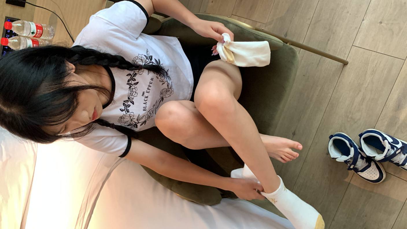 图片[2]-调皮的白袜女孩【149P】20017-知图屋