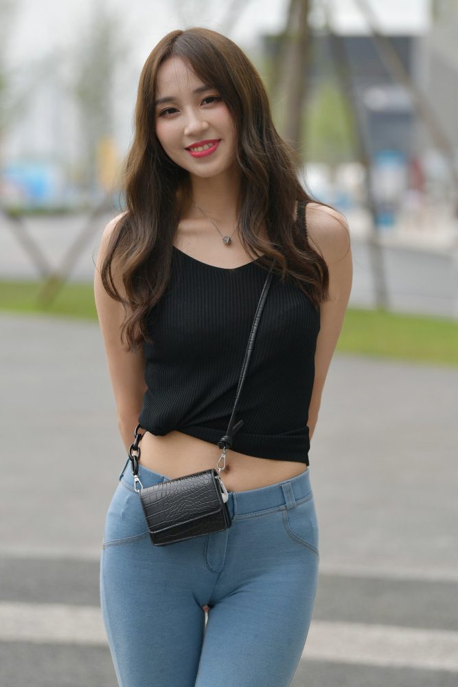 紧身牛仔裤女孩J3808 276P-3.31GB-知图屋