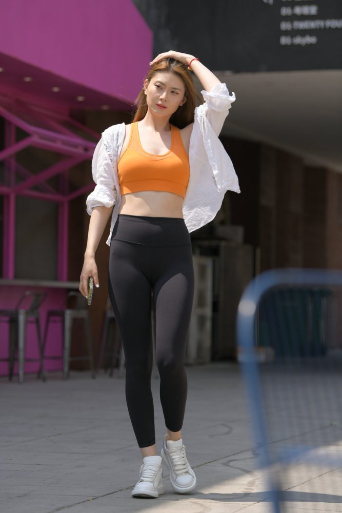 自信的瑜伽裤女孩J3670 712P-14.9GB-知图屋