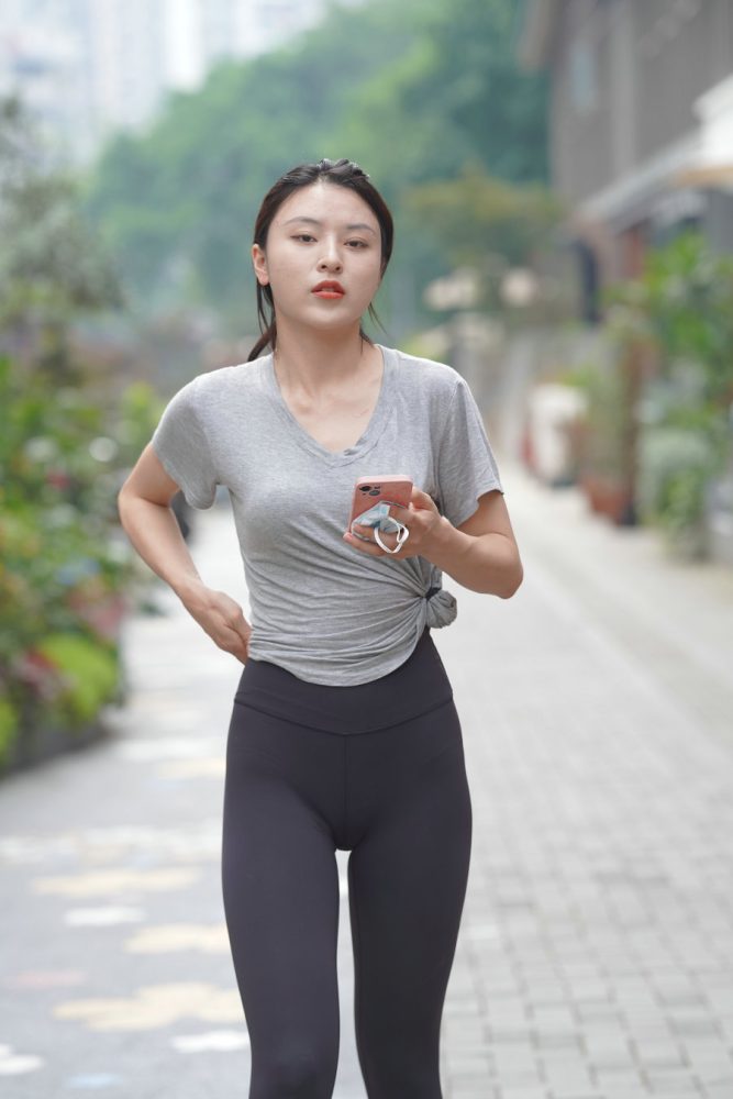 户外运动的瑜伽裤女孩J3008 845P2V-22.9GB-知图屋