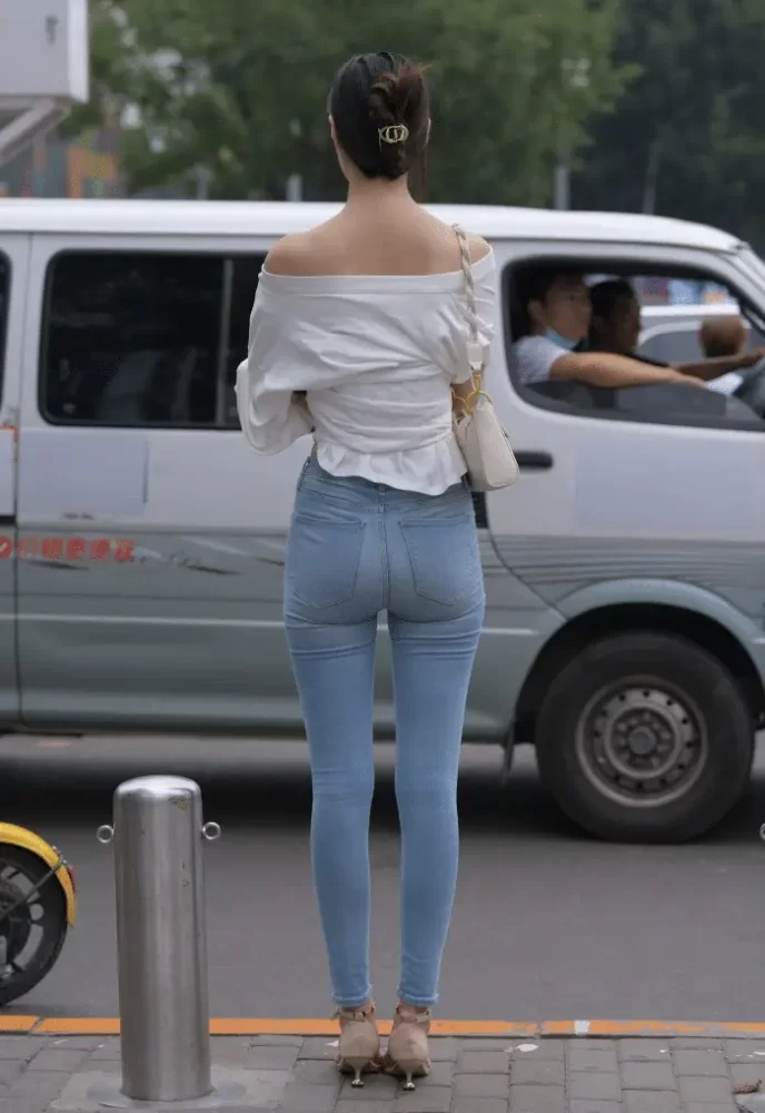 紧身牛仔裤优雅小女人J2238 322P1V-14.1GB-知图屋