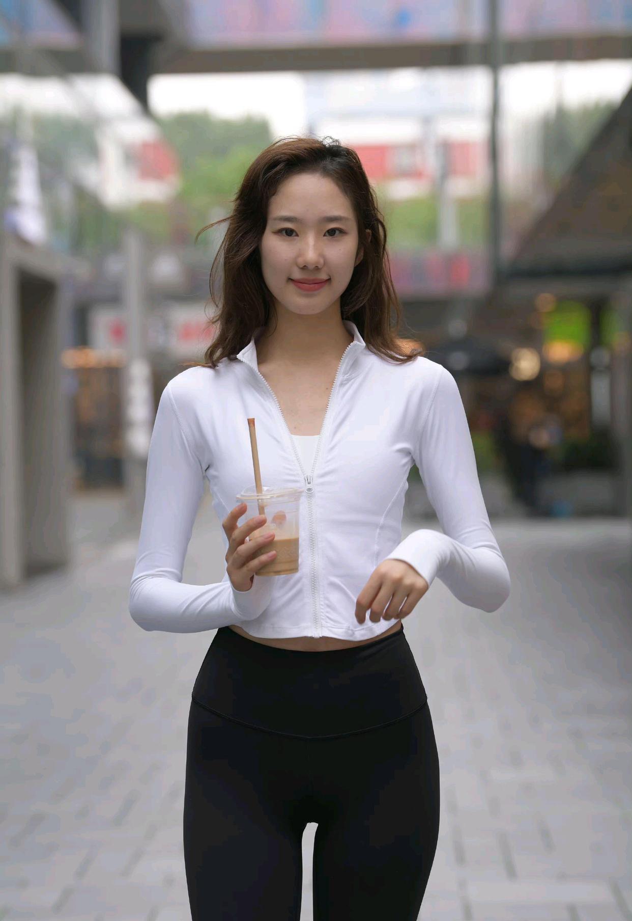 图片[2]-像刘亦菲的黑色瑜伽裤女孩J2237 340P1V-14.8GB-知图屋