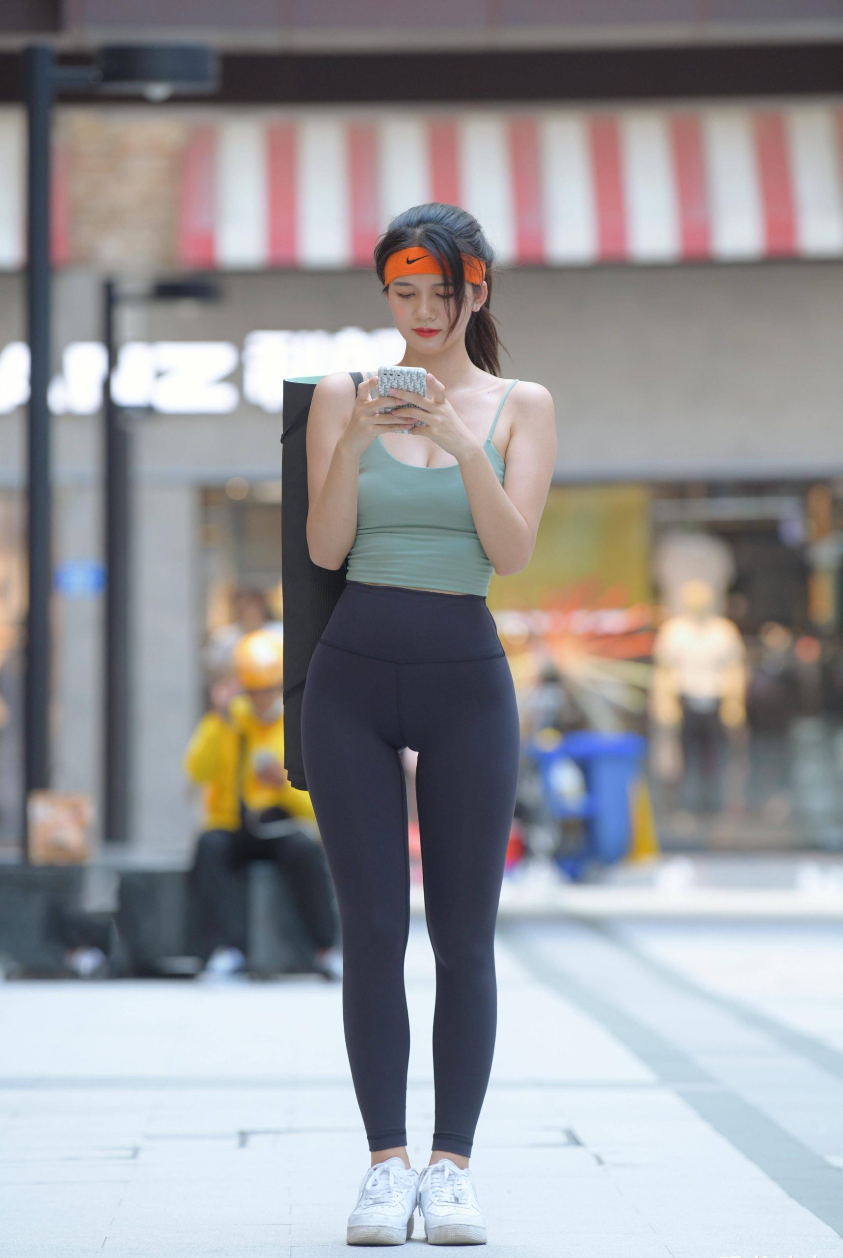 图片[2]-非常酷的瑜伽裤女孩 J1795 899P1V-29.1GB-知图屋