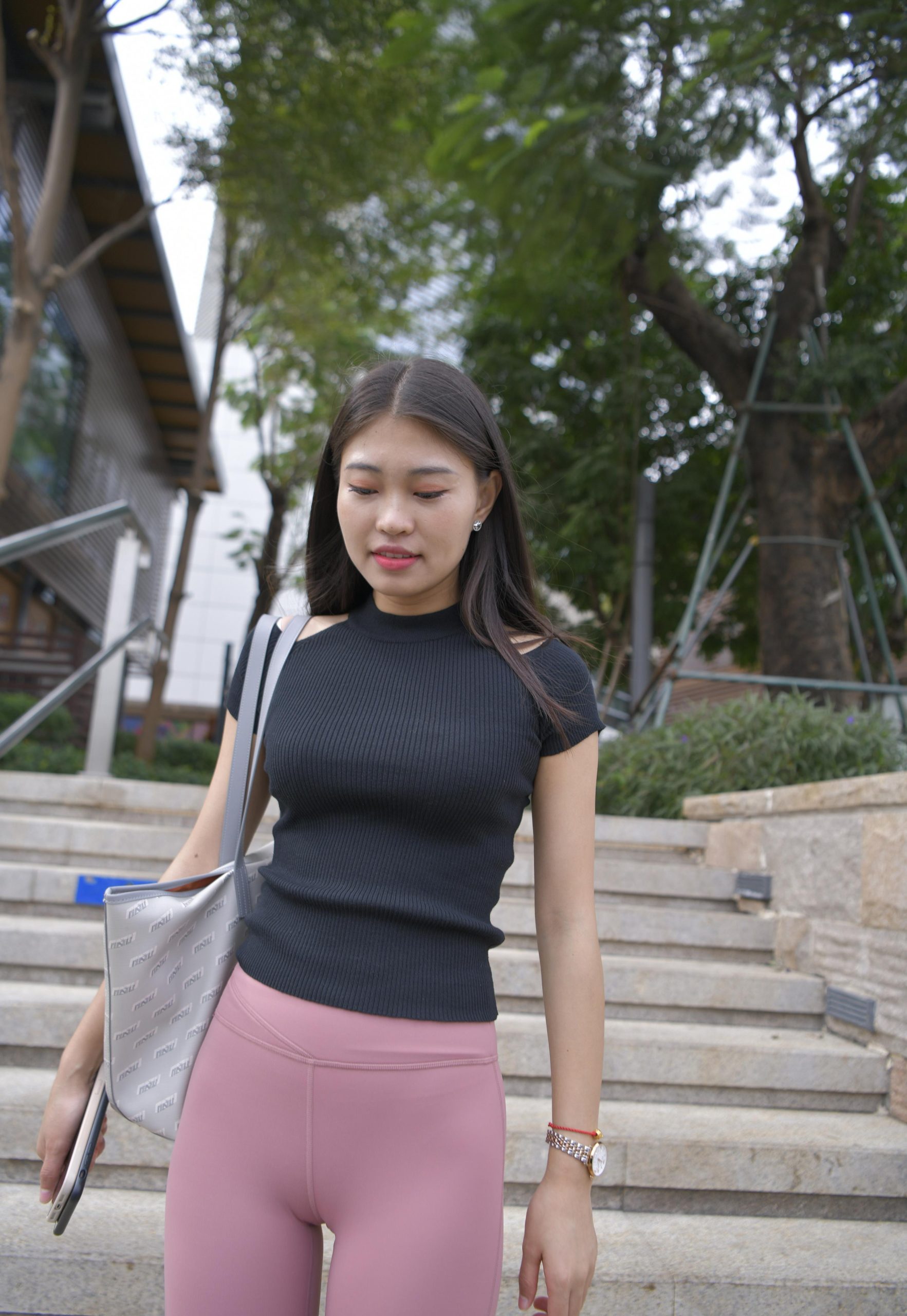 图片[2]-走在街头的瑜伽裤小女人 J1530 213P1V-9.18GB-知图屋