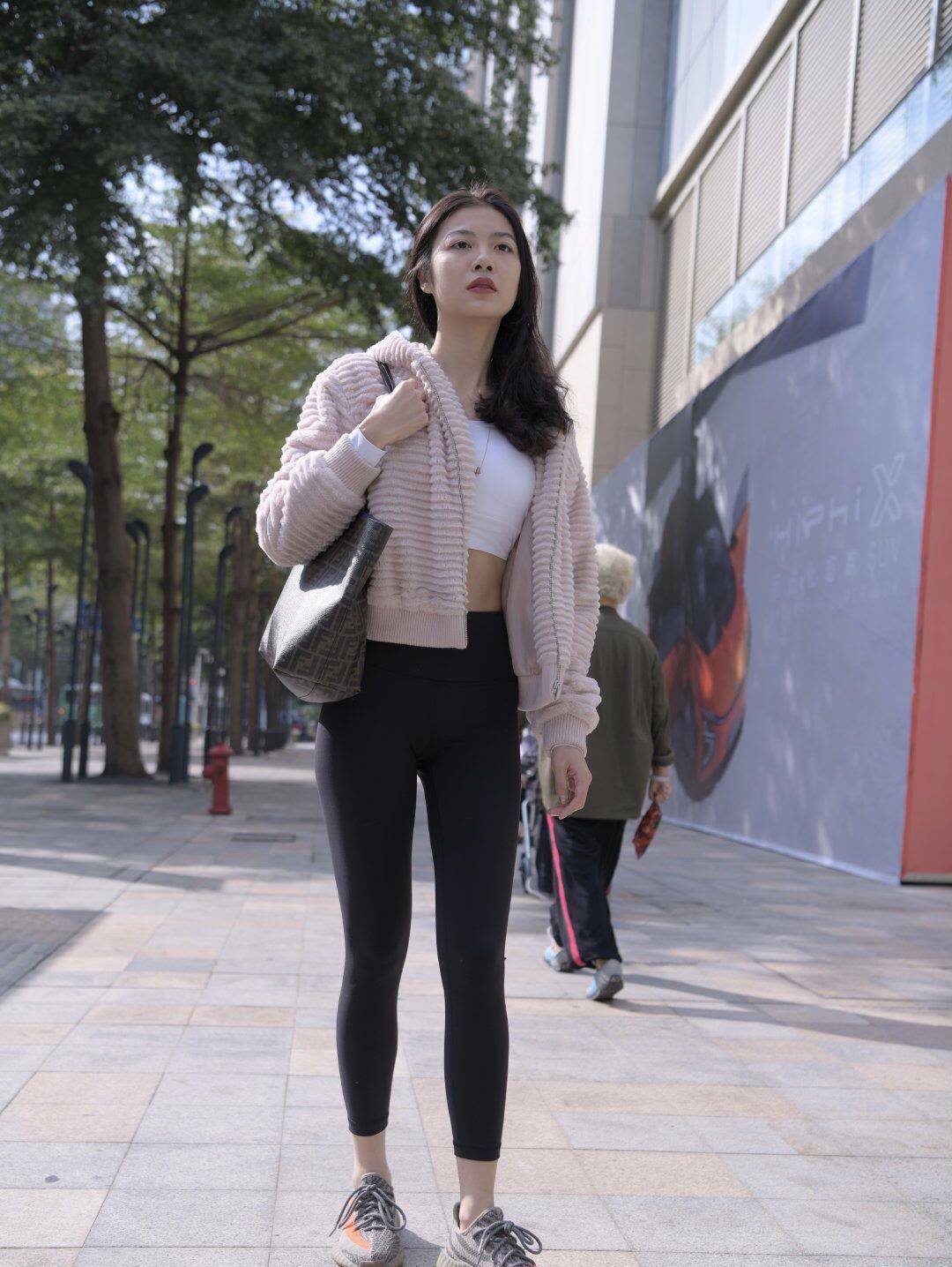 图片[2]-逛街的紧身瑜伽裤女孩 J1455 411P2V-26.6GB-知图屋