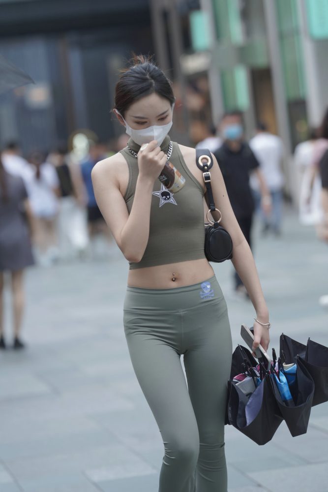 戴口罩的瑜伽裤小女人J3557 133P-1.43GB-知图屋