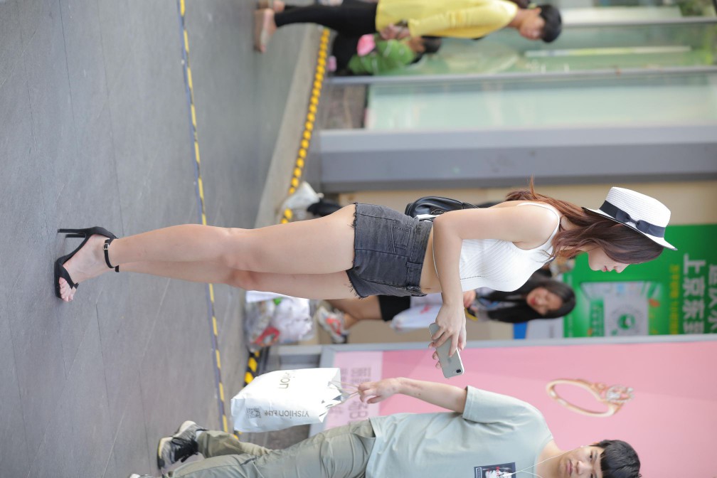 图片[3]-非常时尚阳光的牛仔热裤女孩【808P】00064-知图屋