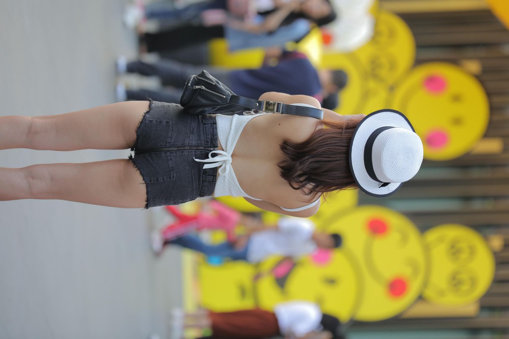 图片[4]-非常时尚阳光的牛仔热裤女孩【808P】00064-知图屋