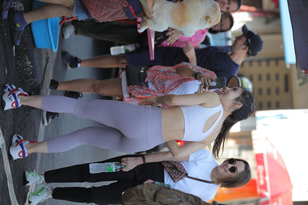 图片[4]-逛商场买东西的瑜伽裤老师【666P】00012-知图屋