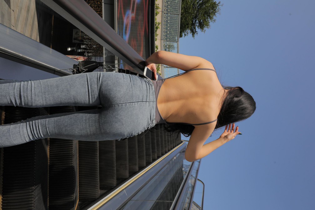 图片[4]-漂亮的紧身牛仔裤长发女孩【474P】00059-知图屋