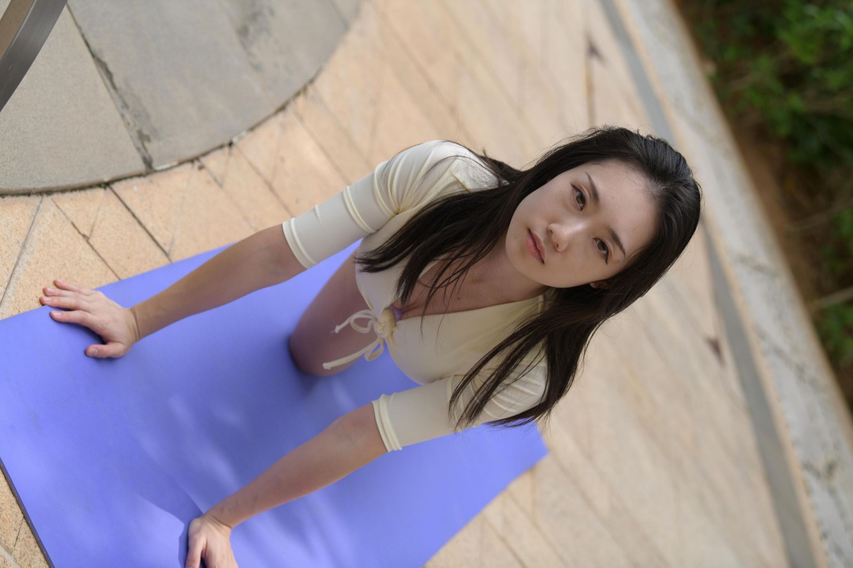 图片[3]-游泳池旁边的比基尼女生【327P】00042-知图屋