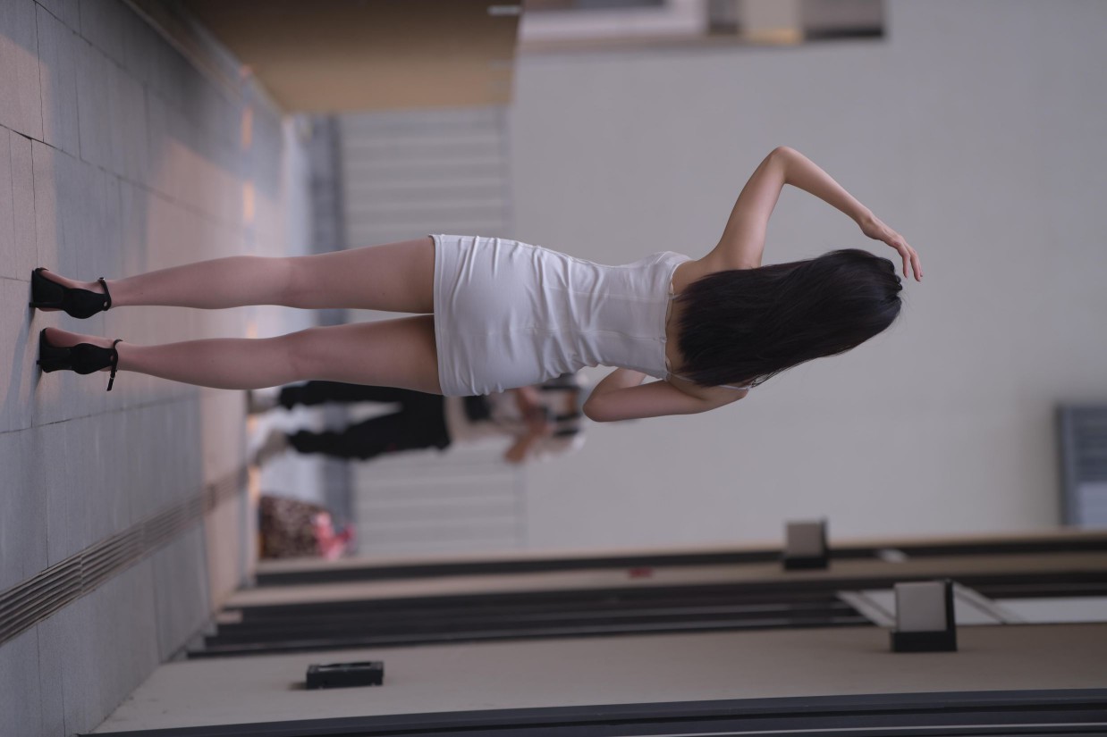 图片[4]-长发女孩紧身短裙特别显身材【245P】00040-知图屋