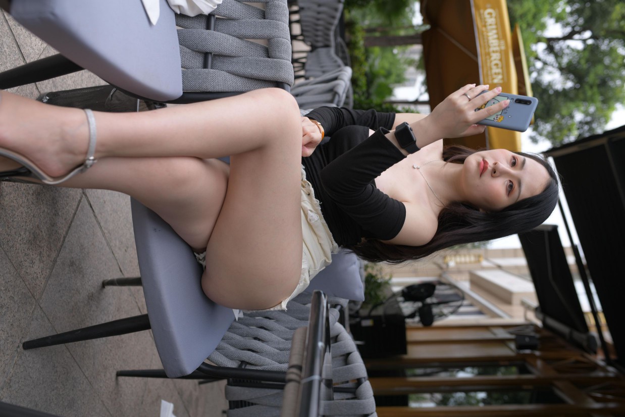 图片[4]-白色短裤的女生笑的很开心【177P】00035-知图屋