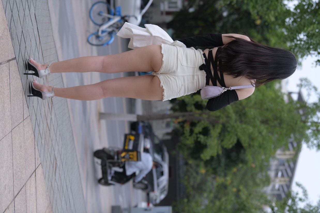 图片[5]-白色短裤的女生笑的很开心【177P】00035-知图屋