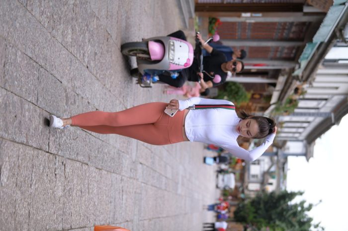 橙色瑜伽裤的高马尾姑娘【615P】00051-知图屋