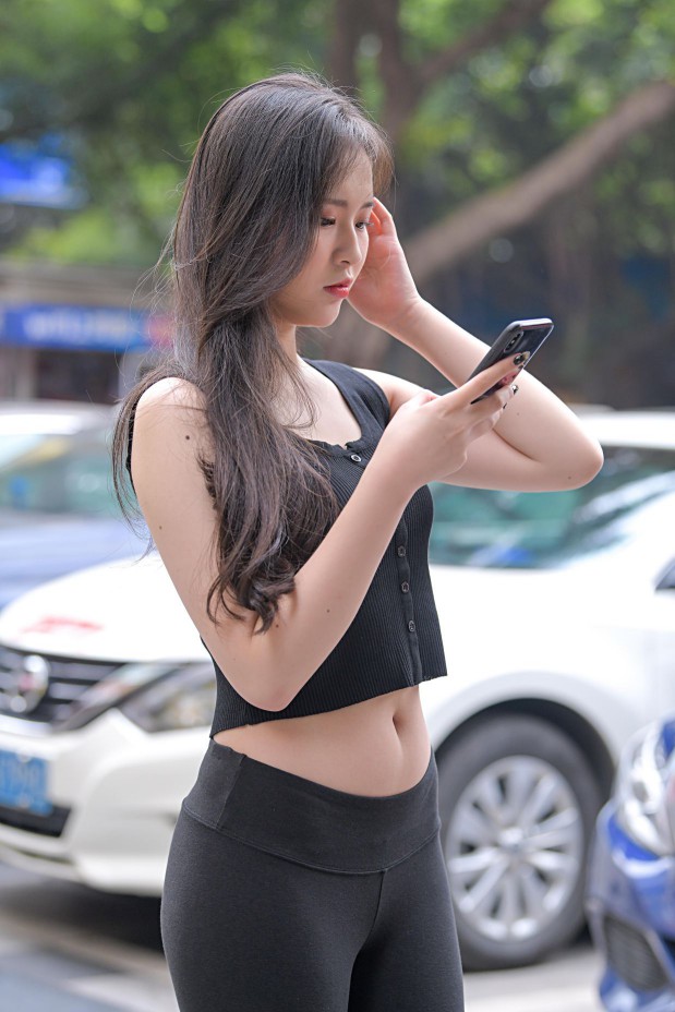 图片[5]-喝奶茶的黑色瑜伽裤长发姑娘【376P】00055-知图屋