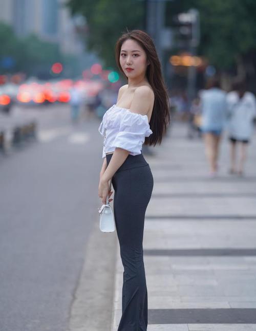 图片[3]-身材非常哇塞的瑜伽裤女孩  J1333 521P6V-21.6GB-知图屋