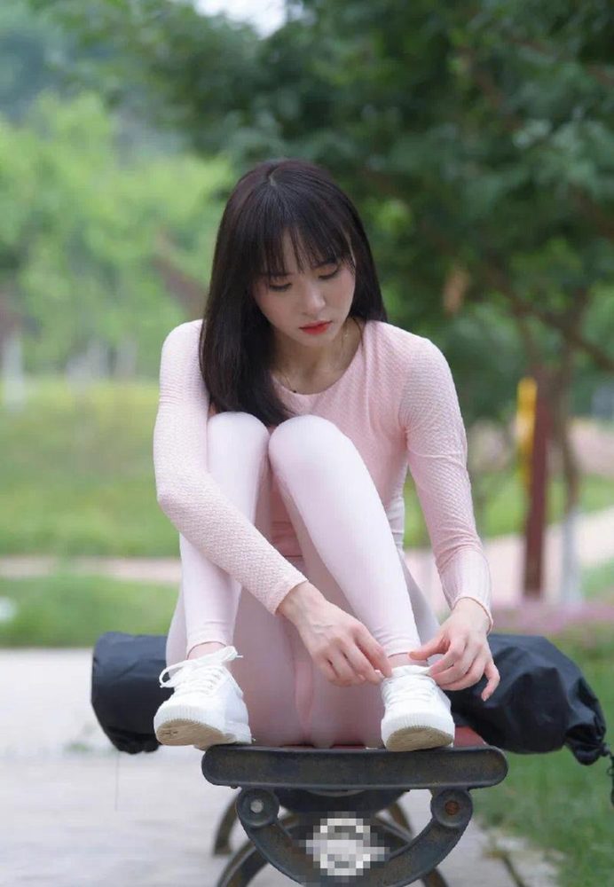 图片[4]-粉粉的瑜伽裤女孩太可爱了 J2090 854P1V-30.4GB-知图屋