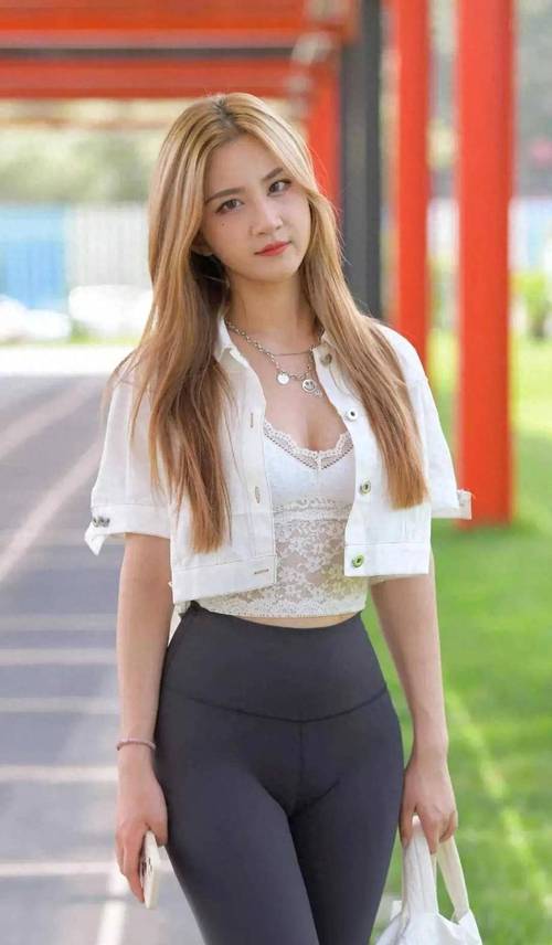 图片[3]-眼神里都是温柔的瑜伽裤女孩J2811 601P-13.3GB-知图屋