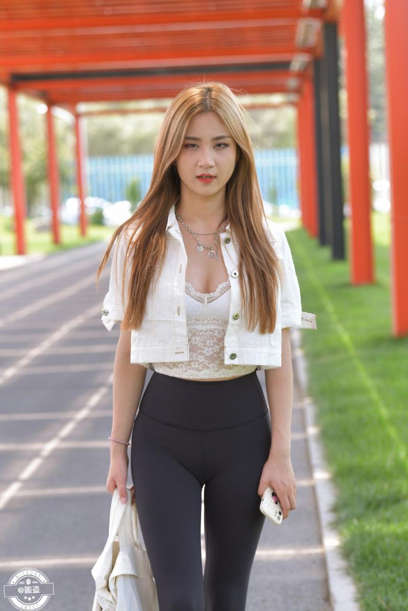 图片[1]-眼神里都是温柔的瑜伽裤女孩J2811 601P-13.3GB-知图屋