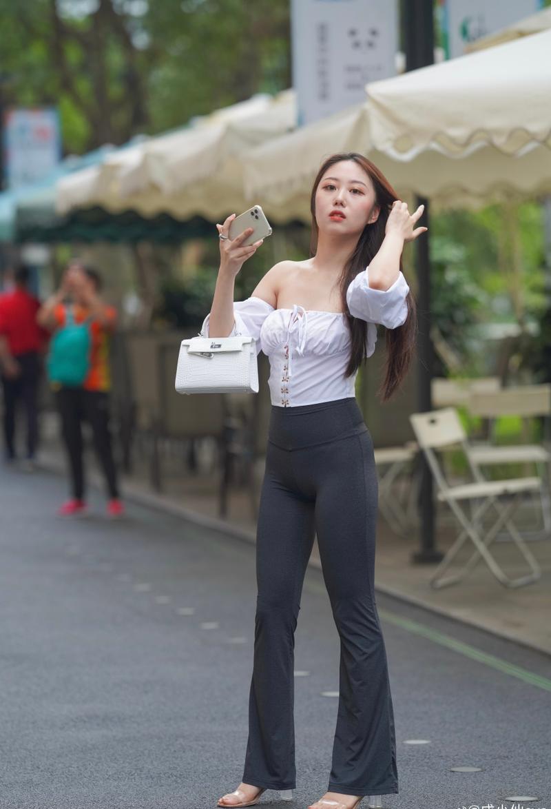 图片[2]-身材非常哇塞的瑜伽裤女孩  J1333 521P6V-21.6GB-知图屋