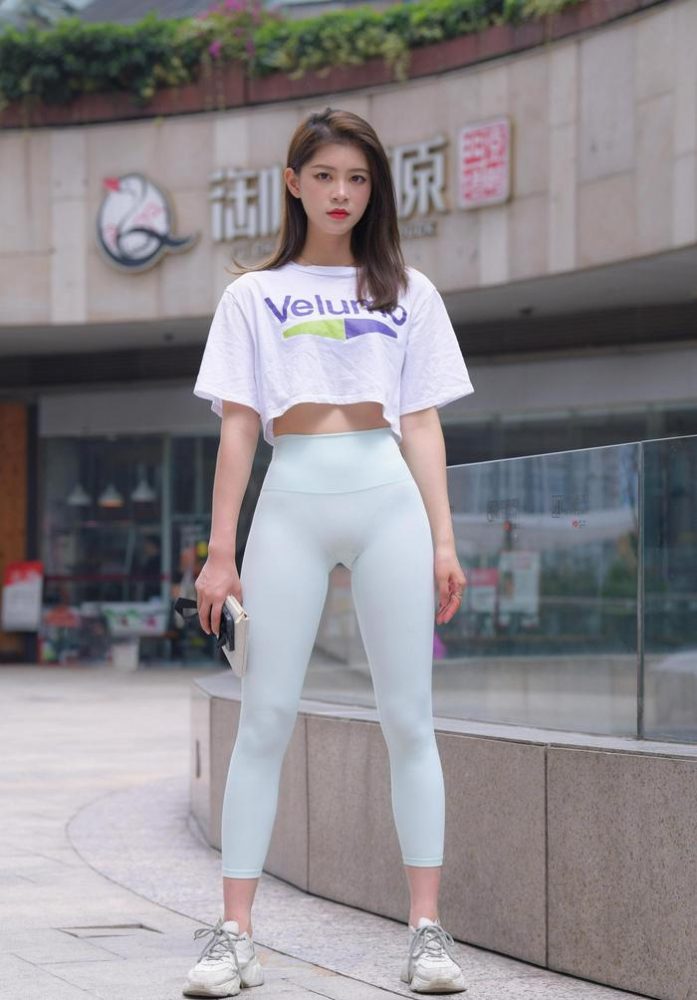 图片[1]-这个瑜伽裤女孩真的很漂亮 J1960 815P1V-28.9GB-知图屋