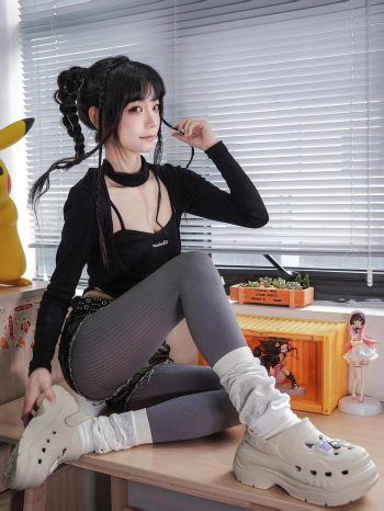 图片[9]-牛仔热裤+灰丝姑娘玩自拍-知图屋