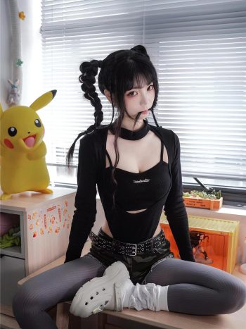 图片[4]-牛仔热裤+灰丝姑娘玩自拍-知图屋