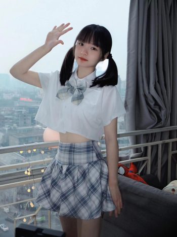 图片[6]-网格丝袜的清纯双马尾小姑娘-知图屋